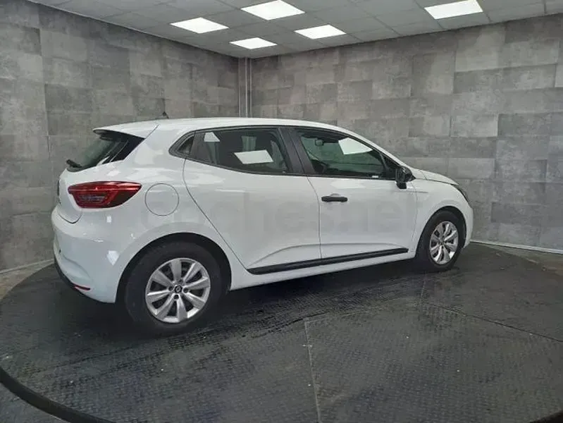 Usado Renault Clio V Business 85 CV (62 kW) 2021 Blanco Berlina