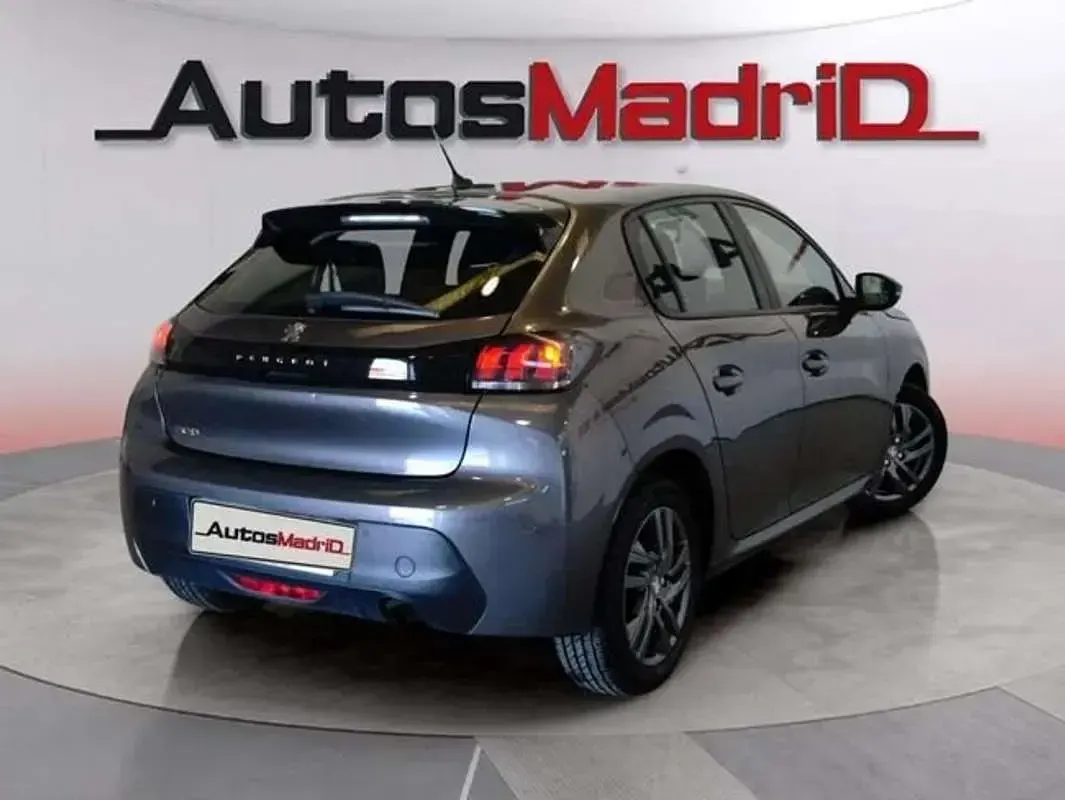Usado Peugeot 208 Active 75 CV (55 kW) 2022 Gris / plata Utilitario