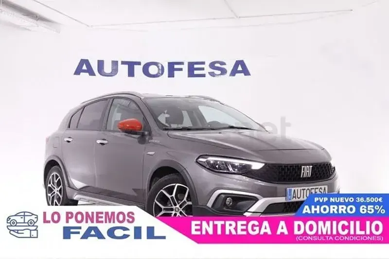 Usado Fiat Tipo Cross 100 CV (73 kW) 2022 Gris / plata Berlina