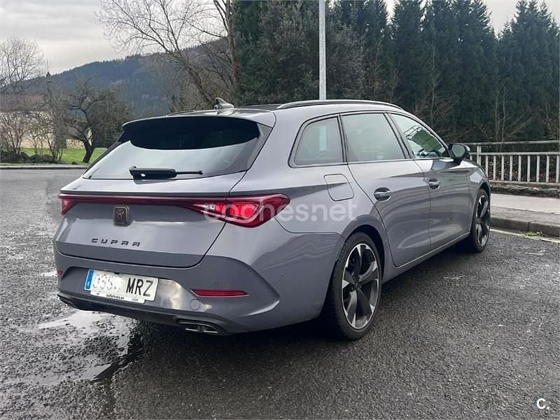 Usado Cupra Leon 150 CV (110 kW) 2024 Gris / plata Familiar