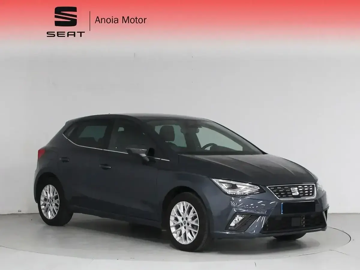 Usado Seat Ibiza 110 CV (80 kW) 2023 Gris Berlina