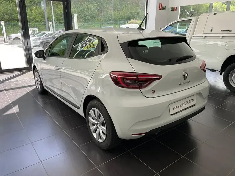 Usado Renault Clio V Business 100 CV (73 kW) 2022 Blanco Berlina