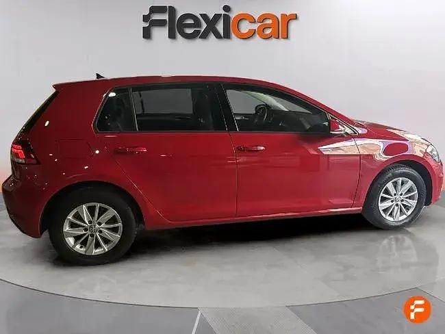 Begagnad VW Golf VII Advance 115 HK (84 kW) 2020 Röd Sedan