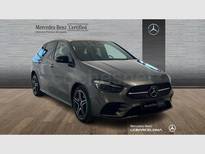 Usado Mercedes B250e AMG line 218 CV (160 kW) 2024 Gris / plateado Monovolumen