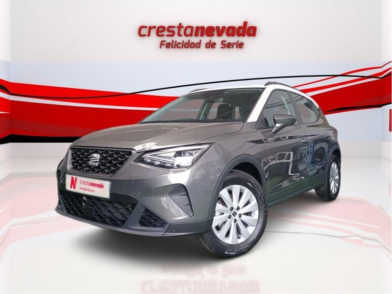 Usado Seat Arona Style 110 CV (80 kW) 2024 Gris SUV