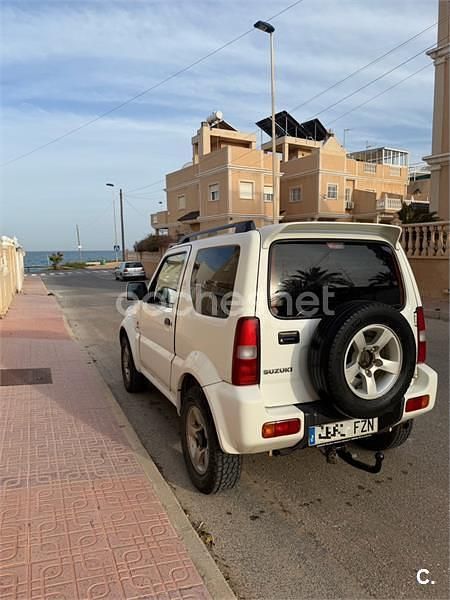 Usado Suzuki Jimny 86 CV (63 kW) 2008 Blanco SUV