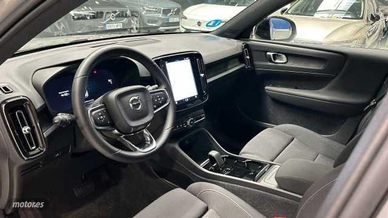 Usado Volvo XC40 Core 185 kW (252 CV) 2024 Plateado SUV
