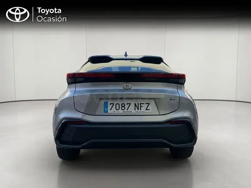Usado Toyota C-HR Advance 140 CV (102 kW) 2025 Gris / plata SUV