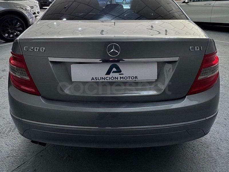 Käytetty Mercedes C200 Avantgarde 136 HP (100 kW) 2011 Harmaa Sedan
