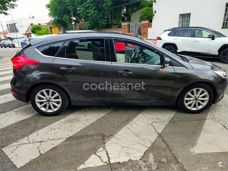 Usado Ford Focus Titanium 125 CV (91 kW) 2015 Negro Berlina