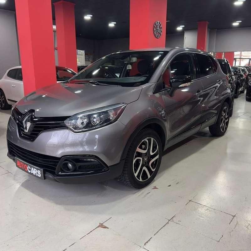 Usado Renault Captur Intens 90 CV (66 kW) 2017 Gris SUV