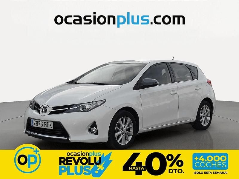 Usado Toyota Auris Active 132 CV (97 kW) 2013 Blanco Utilitario
