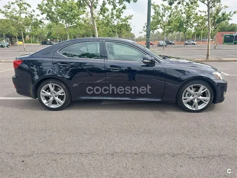 Usado Lexus IS220d 177 CV (130 kW) 2010 Azul Berlina