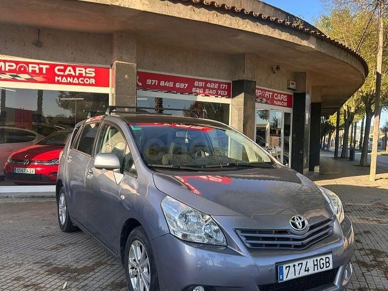 Usado Toyota Verso Advance 126 CV (92 kW) 2011 Gris / plata Monovolumen