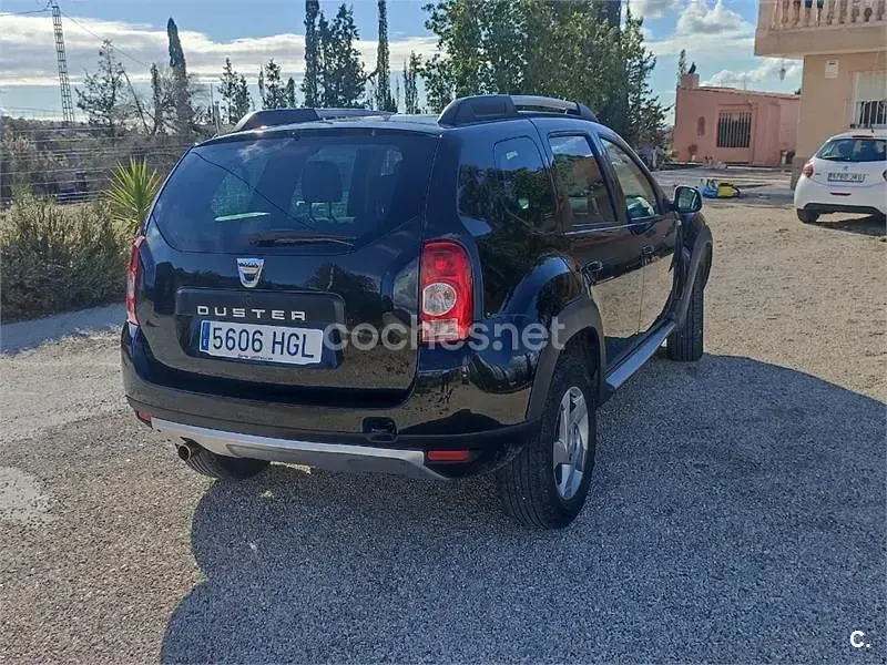 Usado Dacia Duster Lauréate 90 CV (66 kW) 2011 Negro SUV