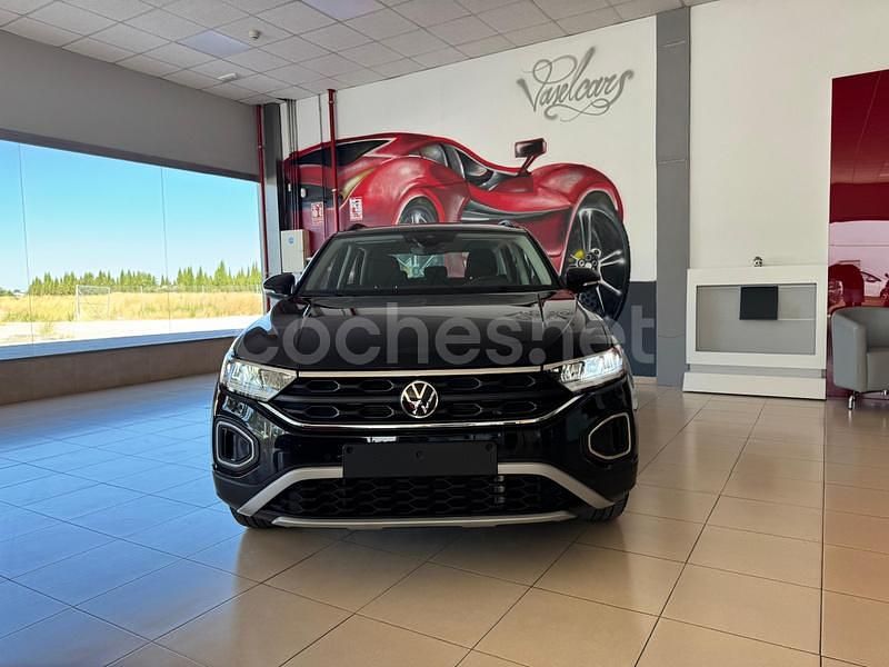 Usado VW T-Roc Life 150 CV (110 kW) 2024 Negro SUV