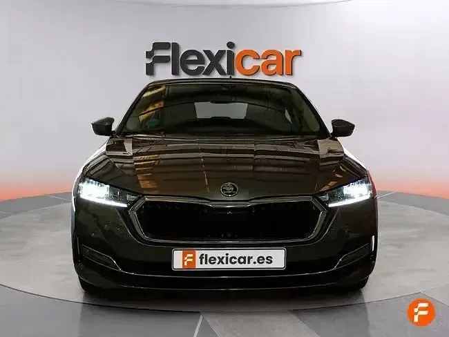 Usado Skoda Octavia Selection 150 CV (110 kW) 2024 Gris