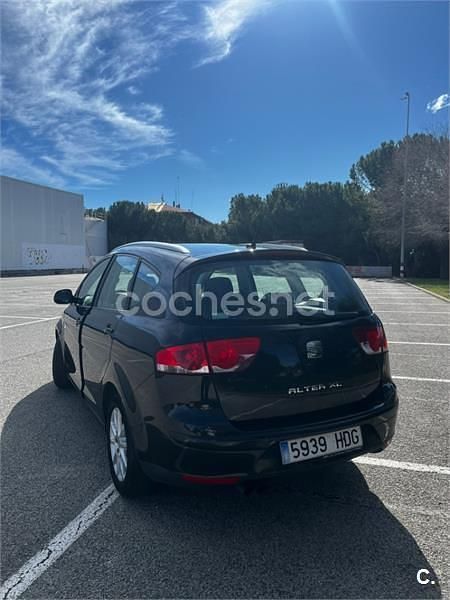 Usado Seat Altea XL Sport 125 CV (91 kW) 2011 Negro Monovolumen