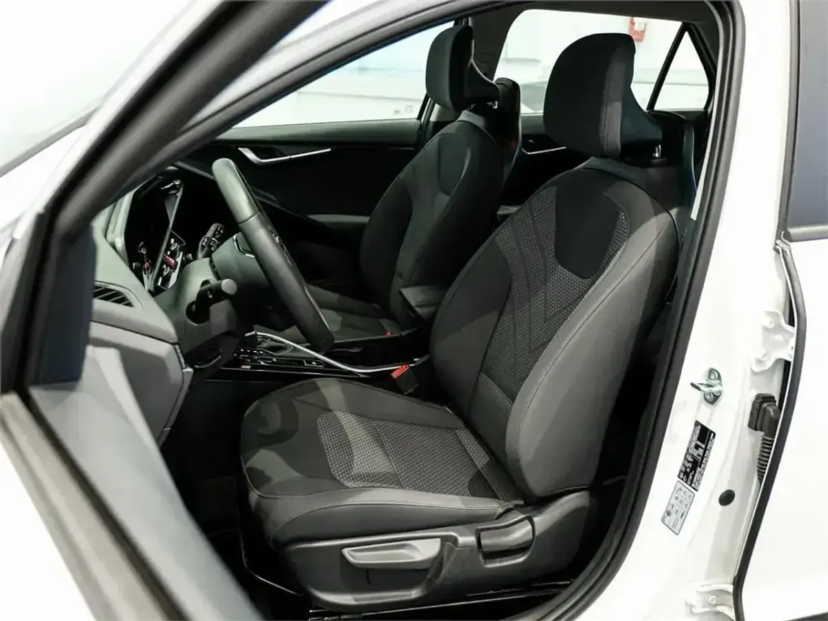 Usado Kia Niro 129 CV (94 kW) 2025 Blanco SUV