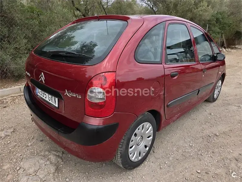 Usado Citroën Xsara Picasso Exclusive 110 CV (80 kW) 2009 Rojo Monovolumen
