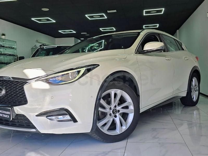 Usado Infiniti Q30 Premium 156 CV (114 kW) 2018 Blanco Berlina