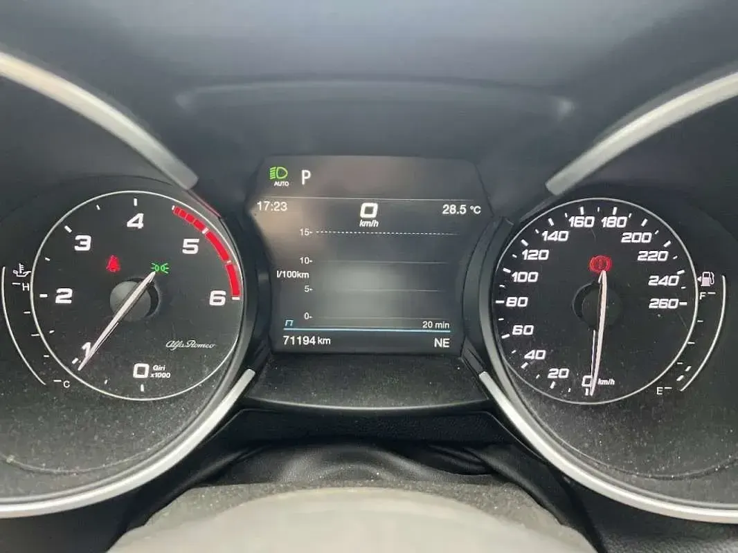 Usado Alfa Romeo Stelvio Sprint 190 CV (139 kW) 2022 Blanco SUV