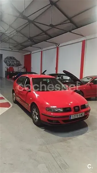Używany Seat Leon 105 KM (77 kW) 2002 Czerwony Hatchback