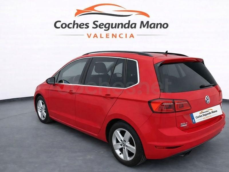Usado VW Golf Sportsvan Advance 125 CV (91 kW) 2017 Rojo Monovolumen