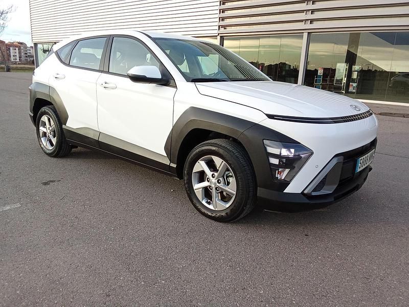 Blanco Usado 2024 Hyundai Kona SUV | 25.000 € (Un poco caro) - Imagen 1/4