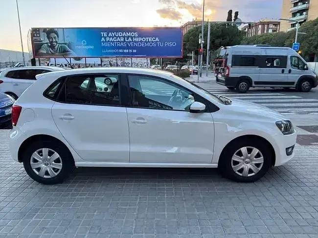 Begagnad VW Polo Advance 90 HK (66 kW) 2010 Vit Halvkombi