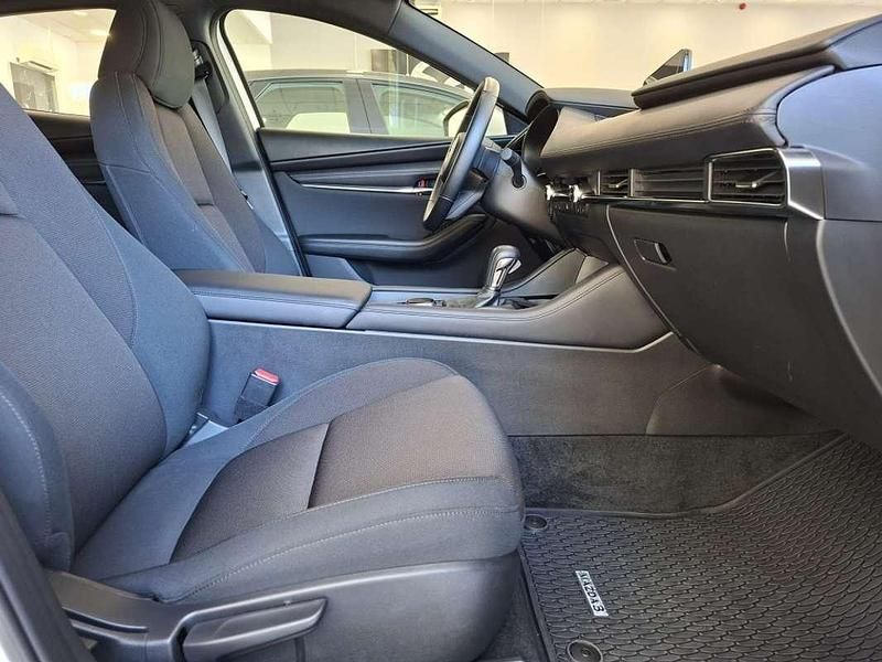 Usado Mazda 3 Center-Line 140 CV (102 kW) 2025 Blanco Utilitario