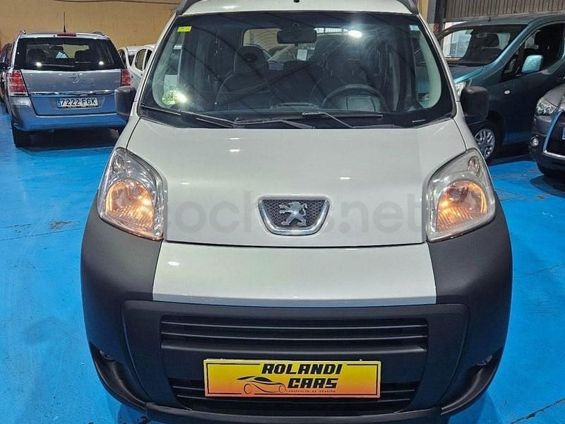 Usado Peugeot TePee 68 CV (50 kW) 2010 Gris / plata Monovolumen