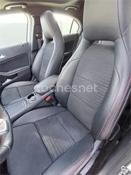 Usado Mercedes A200 AMG line 136 CV (100 kW) 2016 Blanco Berlina