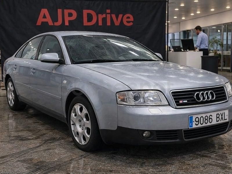 Usado Audi A6 150 CV (110 kW) 2002 Gris / plata Berlina