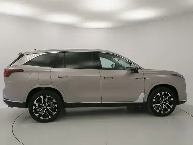 Usado MG MGS9 299 CV (219 kW) 2026 Gris SUV