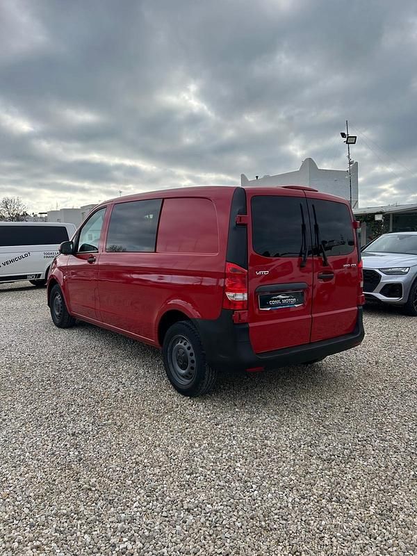Usado Mercedes Vito 90 CV (66 kW) 2017 Rojo Van
