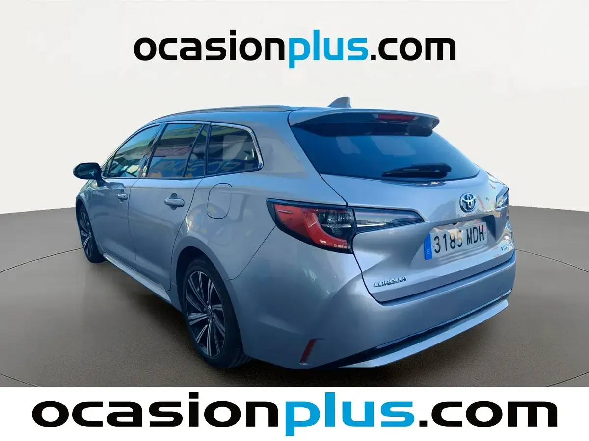 Usado Toyota Corolla Style 122 CV (89 kW) 2023 Gris plata Familiar