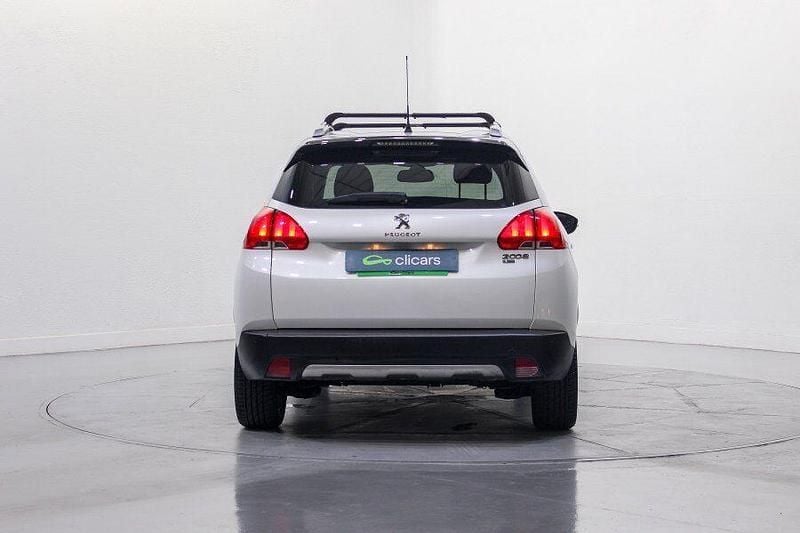 Usado Peugeot 2008 Allure 115 CV (84 kW) 2014 Blanco SUV