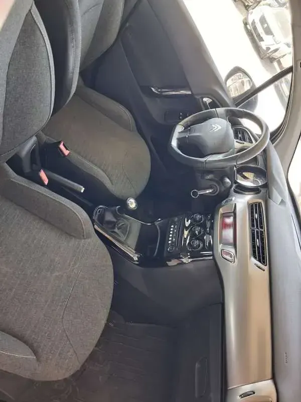 Usado Citroën C3 PureTech 82 CV (60 kW) 2017 Rojo Utilitario