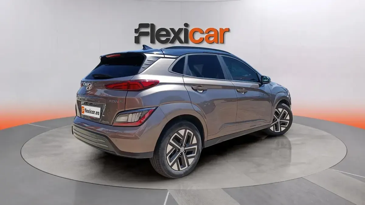 Usado Hyundai Kona 100 kW (136 CV) 2023 Marrón SUV