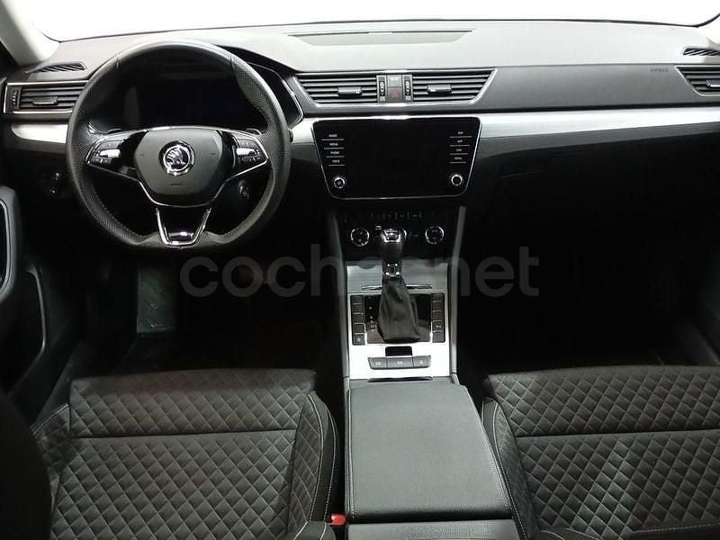 Usado Skoda Superb Ambition 150 CV (110 kW) 2023 Verde Berlina