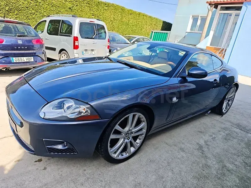Usado Jaguar XKR 416 CV (305 kW) 2006 Gris / plata Coupe