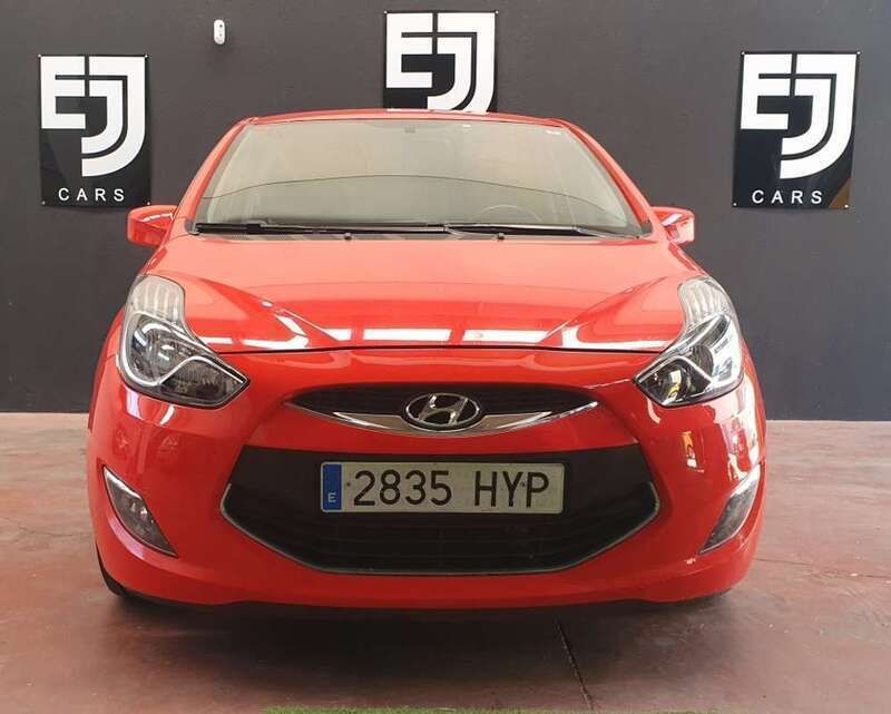 Usado Hyundai ix20 Comfort 116 CV (85 kW) 2014 Rojo Utilitario