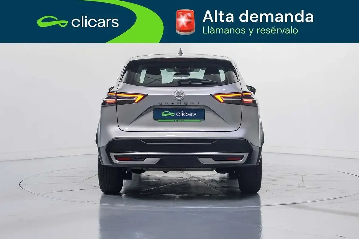 Usado Nissan Qashqai Acenta 140 CV (102 kW) 2025 Plateado SUV