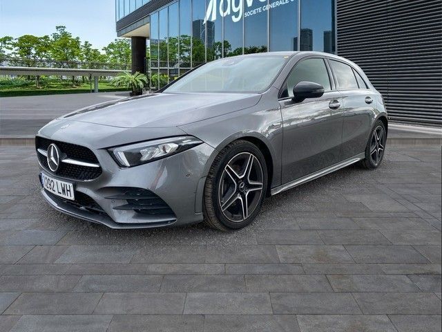 Gris Usado 2022 Mercedes A180 Berlina | 29.000 € (Precio justo) - Imagen 1/4