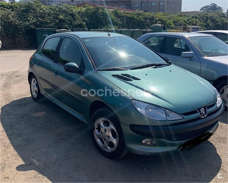 Verde Usado 2001 Peugeot 206 Berlina | 1000 € (Super precio) - Imagen 1/3