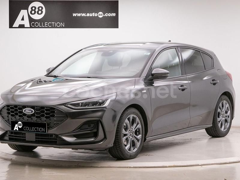 Gris / plata Usado 2023 Ford Focus ST-Line Berlina | 20.500 € (Precio justo) - Imagen 1/4