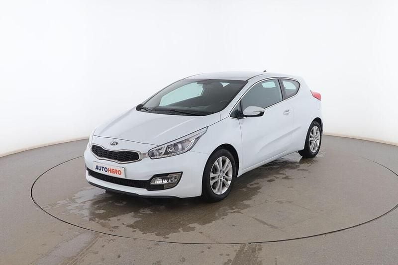 Usado Kia ProCeed 135 CV (99 kW) 2015 Blanco Utilitario