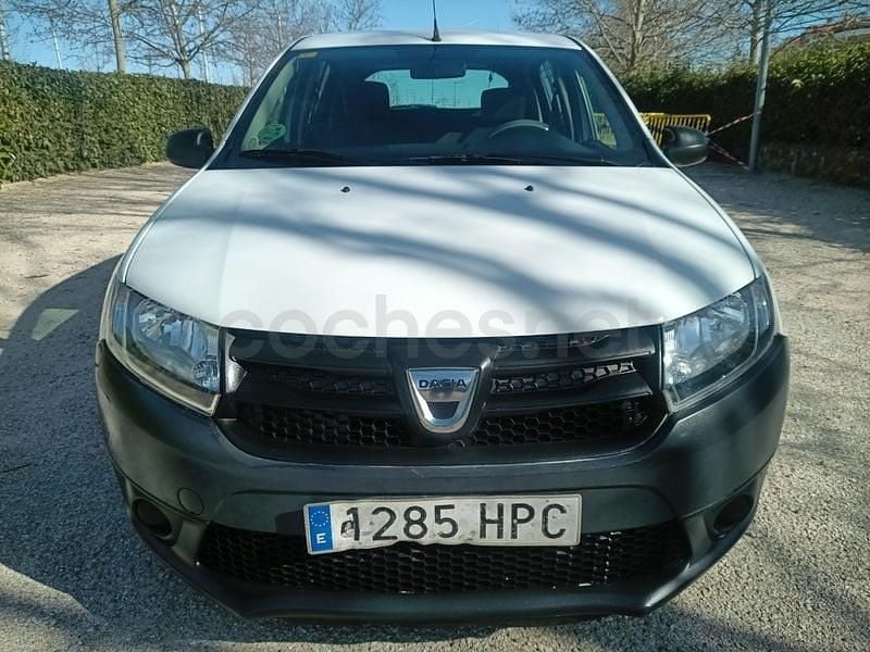 Usado Dacia Sandero Base 75 CV (55 kW) 2013 Blanco Berlina