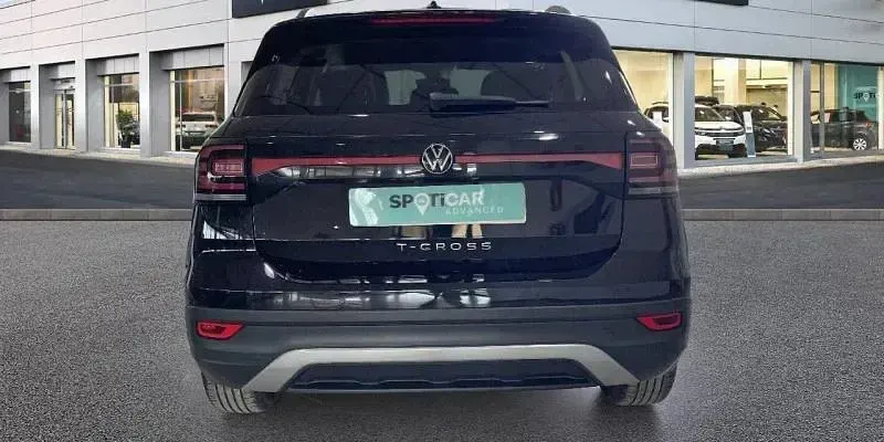 Usado VW T-Cross Advance 110 CV (80 kW) 2023 Negro SUV